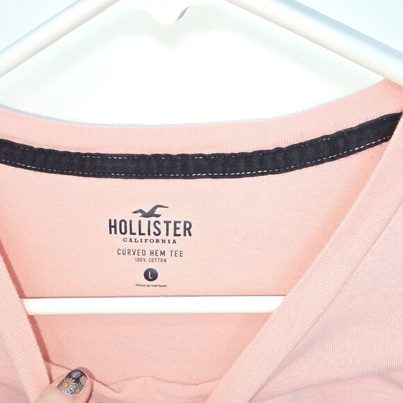 Hollister Men's Tee - Picture 4 of 5